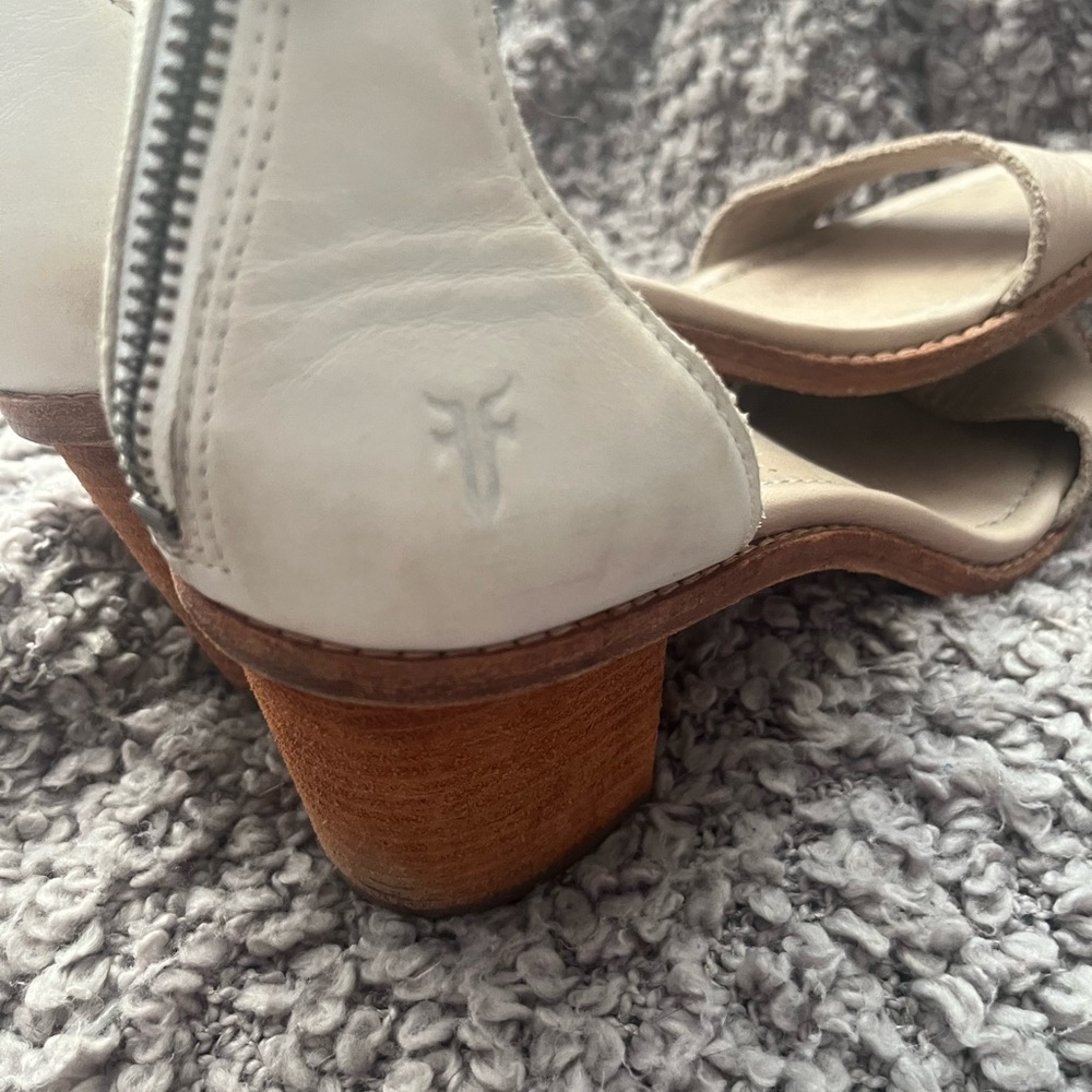 FRYE Women's Brielle Back-Zip Sandals - Picture 8 of 12